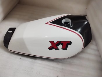 Fit For Yamaha XT 250 3Y3 4Y1 White & Black Petrol tank 1980-1990